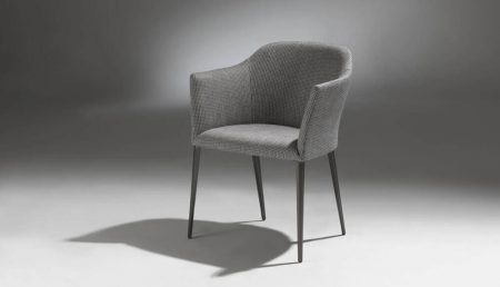 Мягкий стул серого цвета